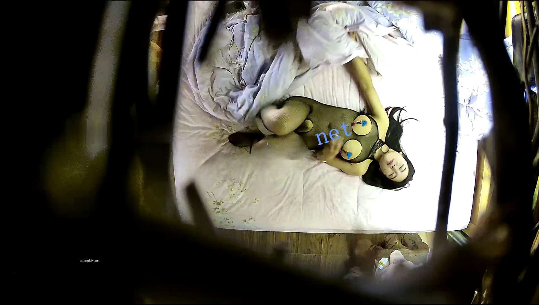 酒店偷拍-极品人妻玩SM 各种道具玩弄 堪比AV 淫荡至极3V/4.46G