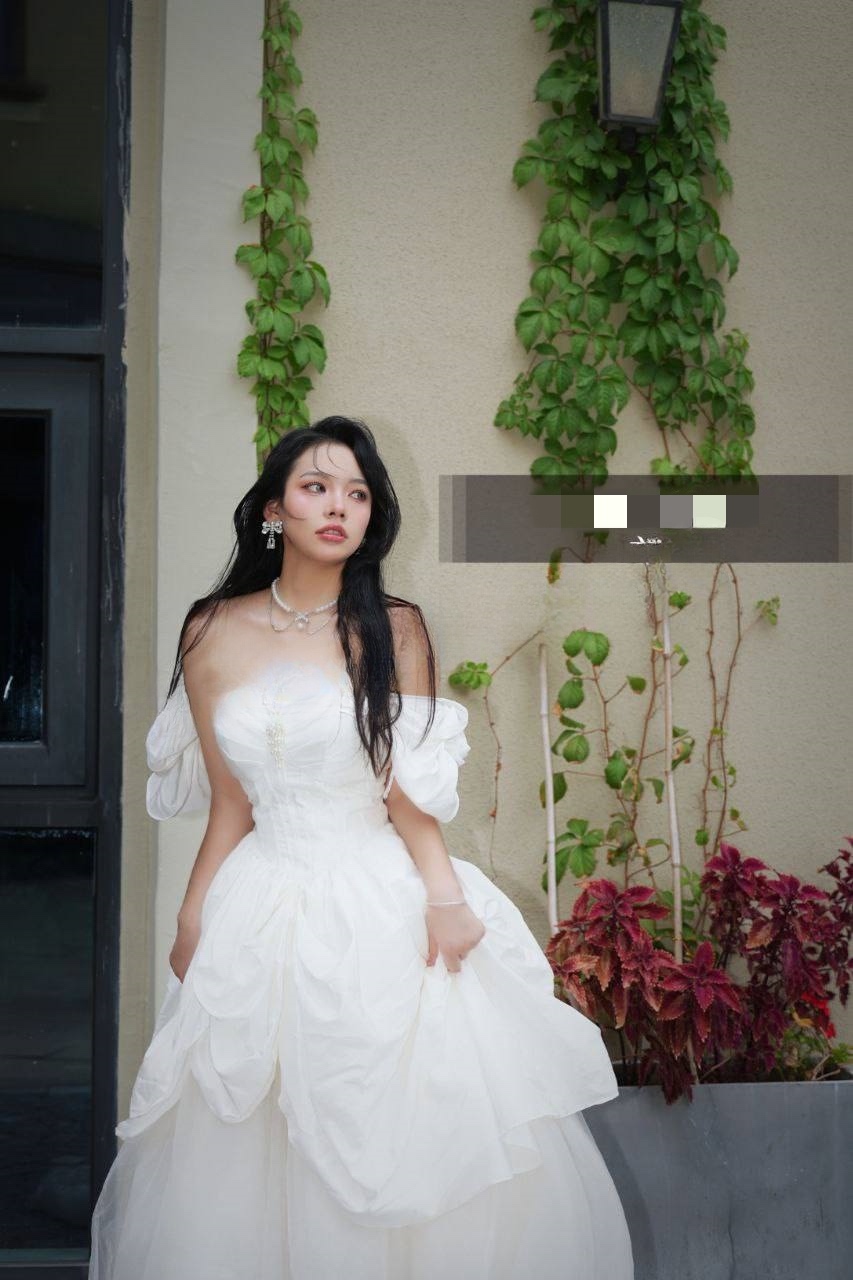 反差母狗六花高价付费福利15.6G