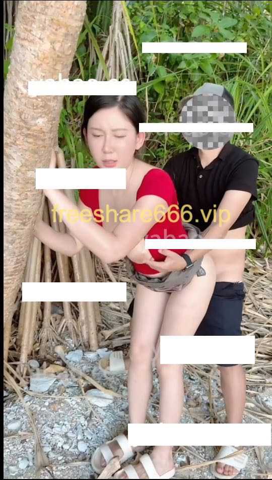 抖音巨乳李雅 和三男沦落荒岛 卑微讨水 乖乖被草230M