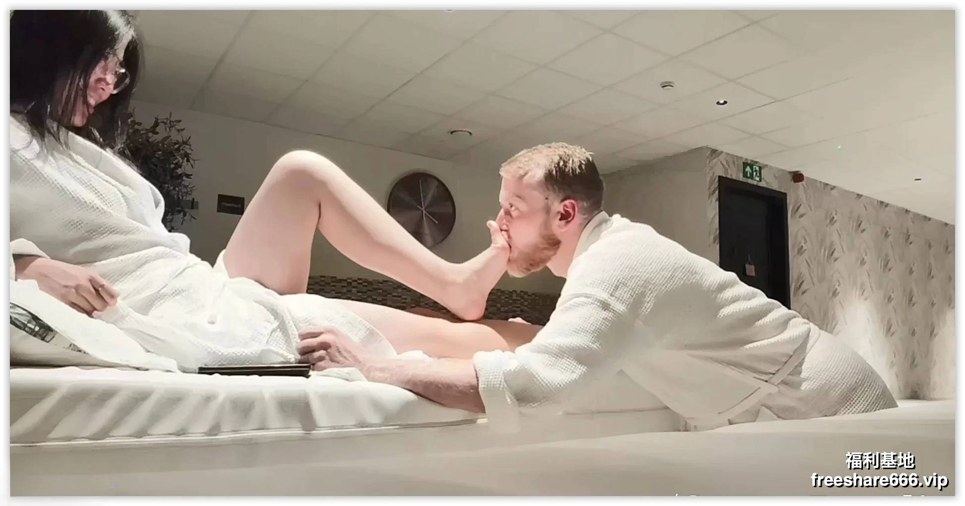 抖S女王QueenDaralis夫妻奴调教34V/19.6G